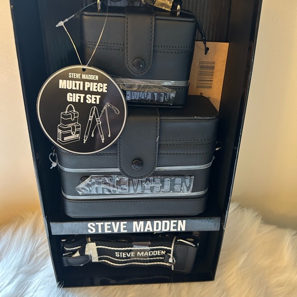 NEW Steve Madden Vanity 4pc Crossbody Black Gift Set - Picture 7 of 11